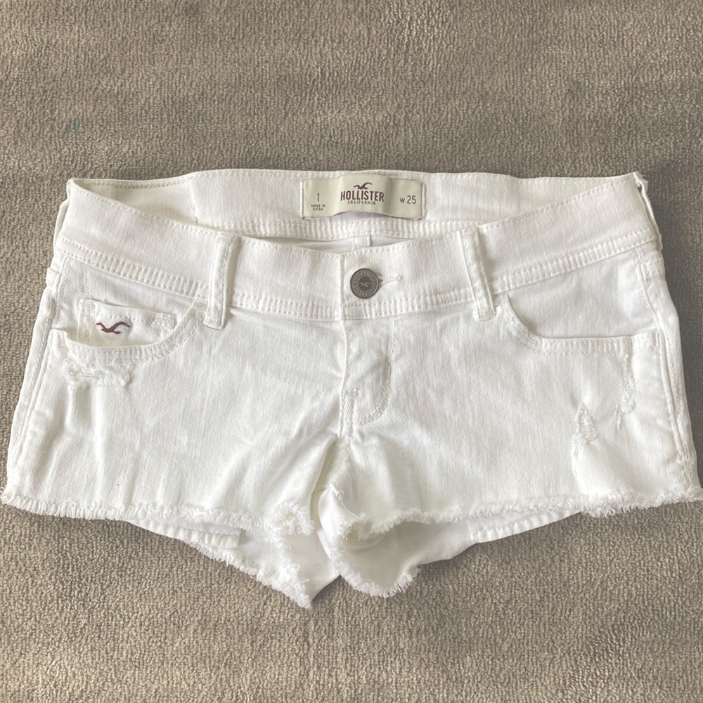 Hollister White Denim Distressed Shorts size 25 or 1